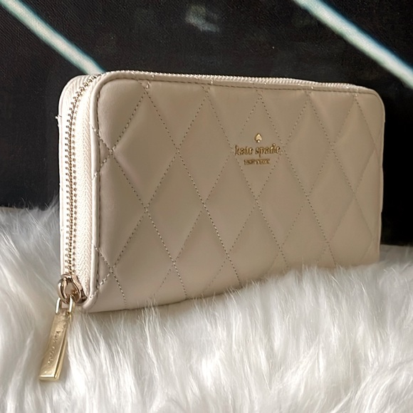 Kate Spade Quilted long white wallet - Picture 3 of 9